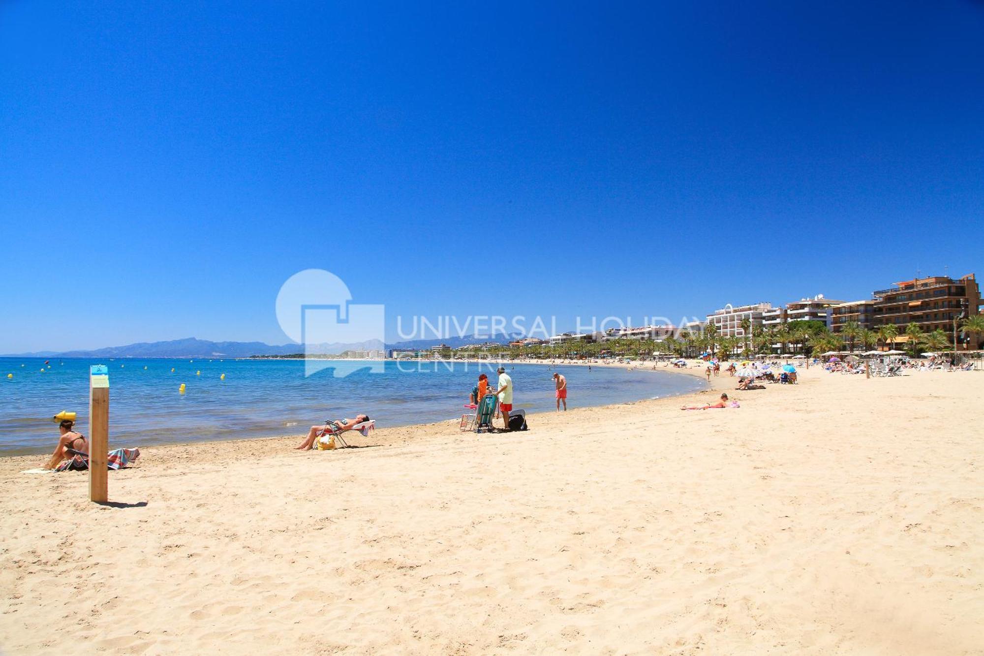 Uhc Els Pins Apartments Salou Bagian luar foto