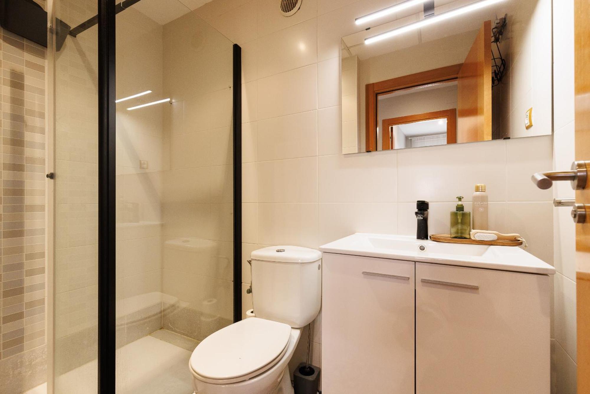 Uhc Els Pins Apartments Salou Bagian luar foto