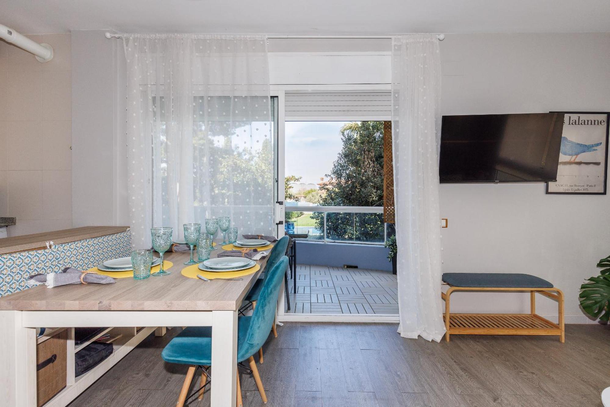 Uhc Els Pins Apartments Salou Bagian luar foto