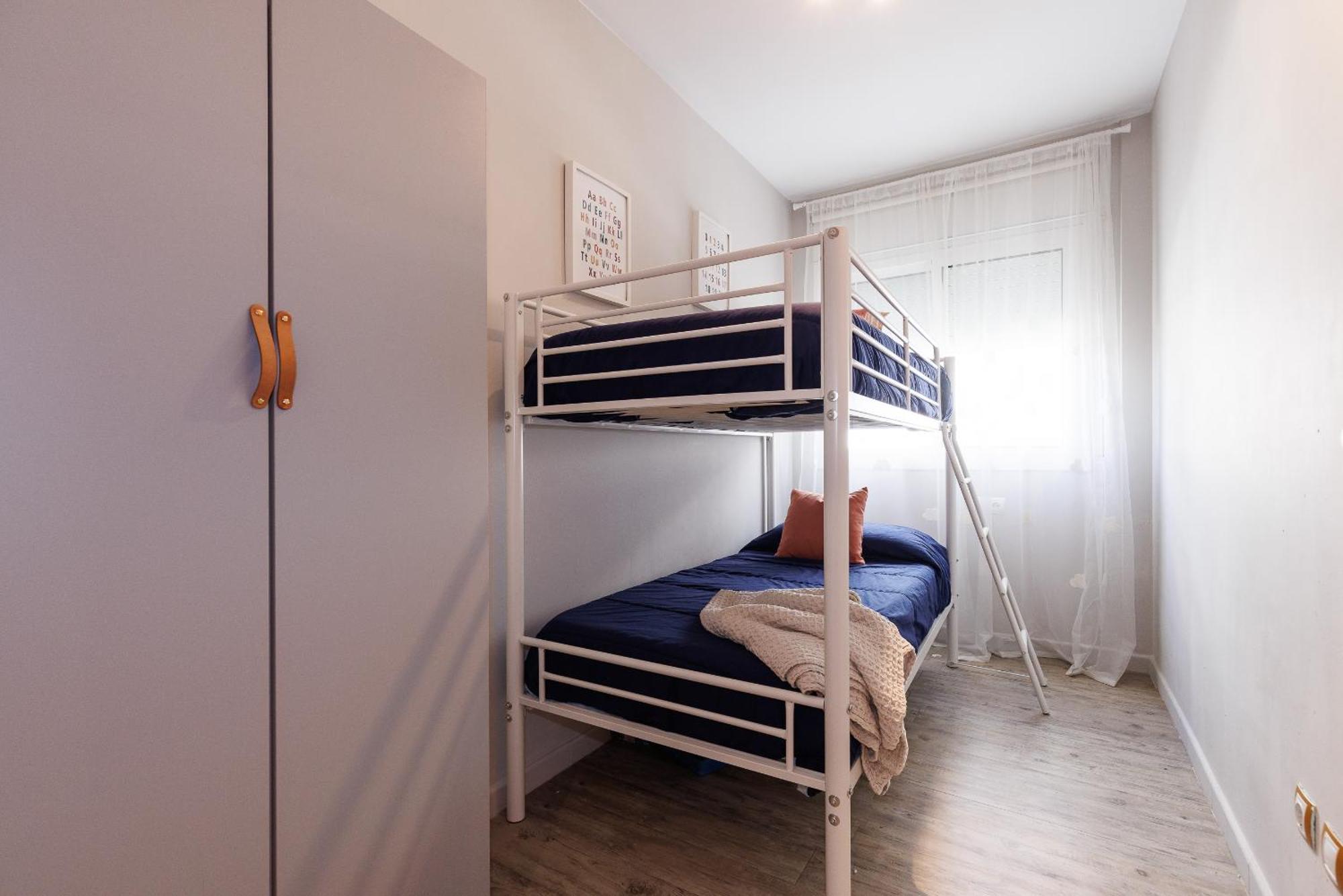 Uhc Els Pins Apartments Salou Bagian luar foto