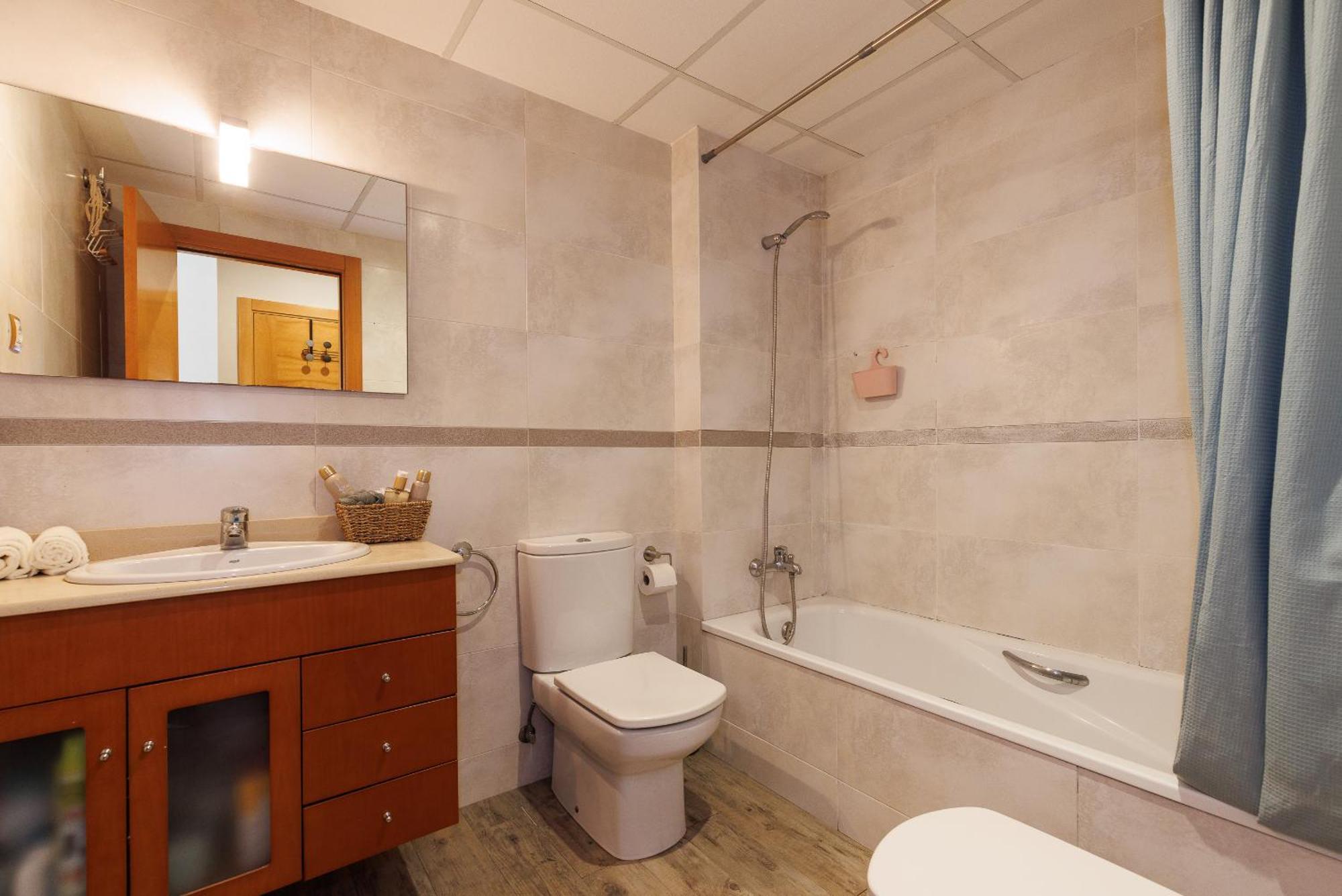 Uhc Els Pins Apartments Salou Bagian luar foto